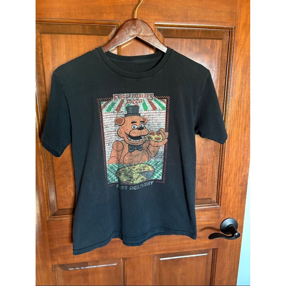 Five Nights at Freddy's Freddy Fazbear Pizza Graphic Tee - Black Boys Large